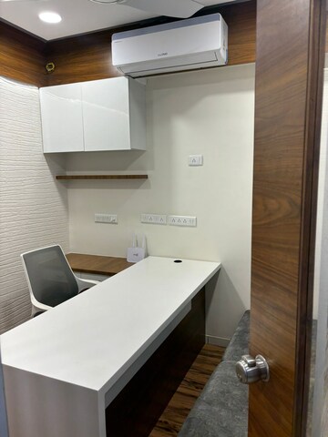 Commercial Office Space 750 Sq.Ft. For Rent in Tragad Ahmedabad  8250254