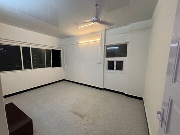 Room in 1.5 BHK Apartment at Bandra West – for Rent