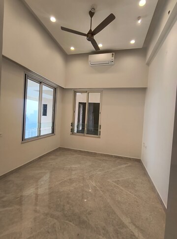 Room in 3 BHK Apartment at Indiabulls Sky Forest, Lower Parel – for Rent