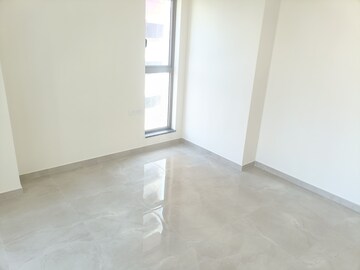 Room in 1 BHK Apartment at Sheth Irene, Malad West – for Rent
