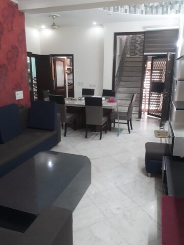Living Room in 3.5 BHK Independent House at Sector 55 – for Rent