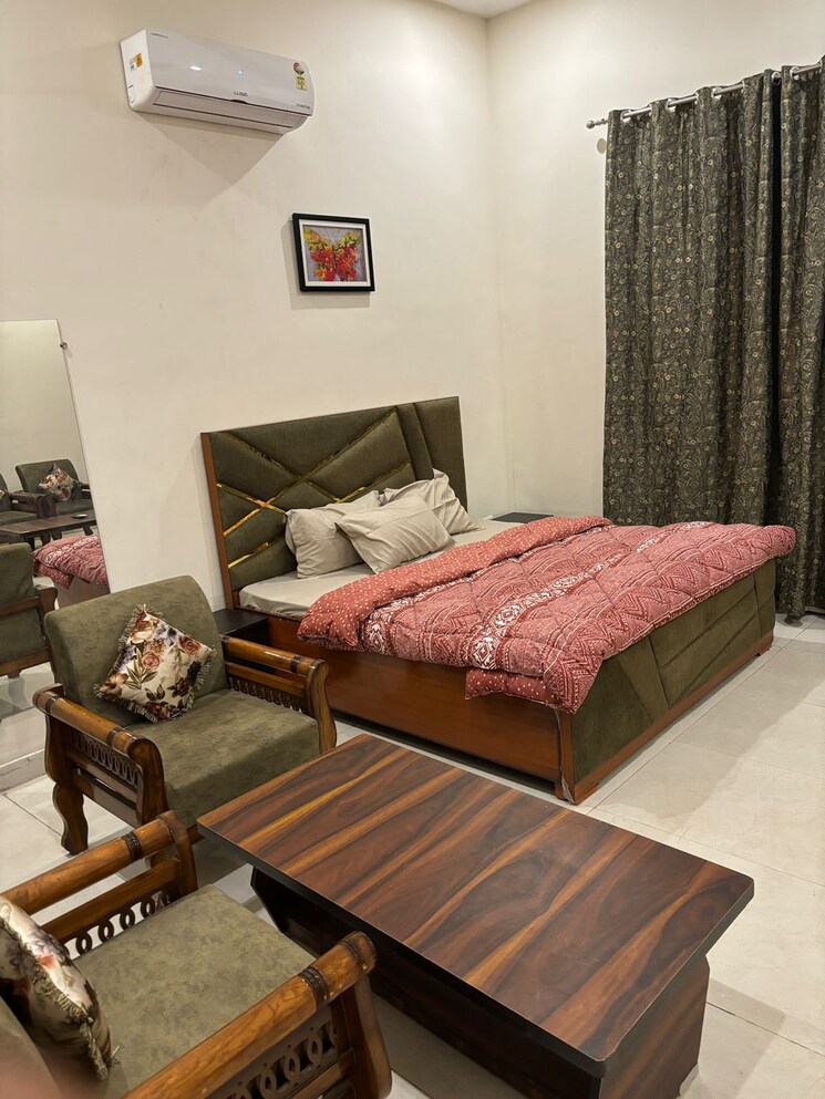 Bedroom, sector 55 3.5 Bedroom 2050 Sq.Ft. Independent House In Sector 55 Noida 8250394