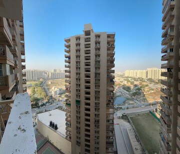 3.5 BHK Apartment – Exterior View View at Amrapali Platinum, Sector 119 - for Sale