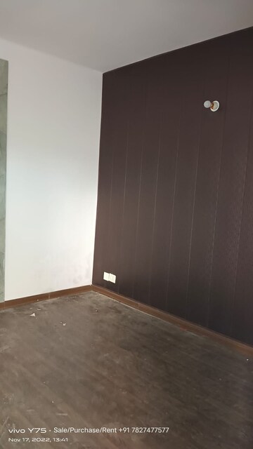 Room in 3 BHK Builder Floor at BPTP Park 81, Sector 81 – for Rent