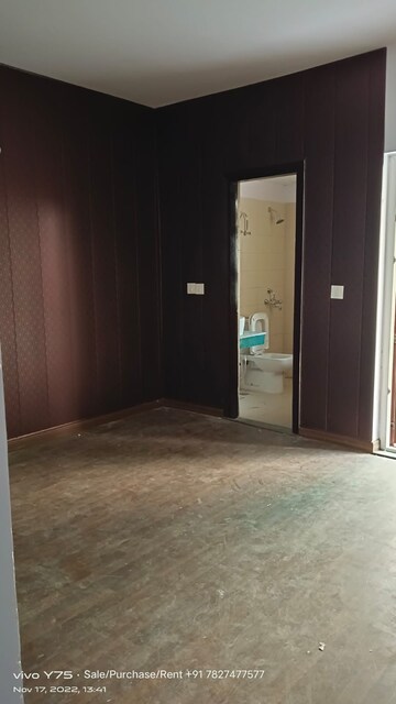 Room in 3 BHK Builder Floor at BPTP Park 81, Sector 81 – for Rent