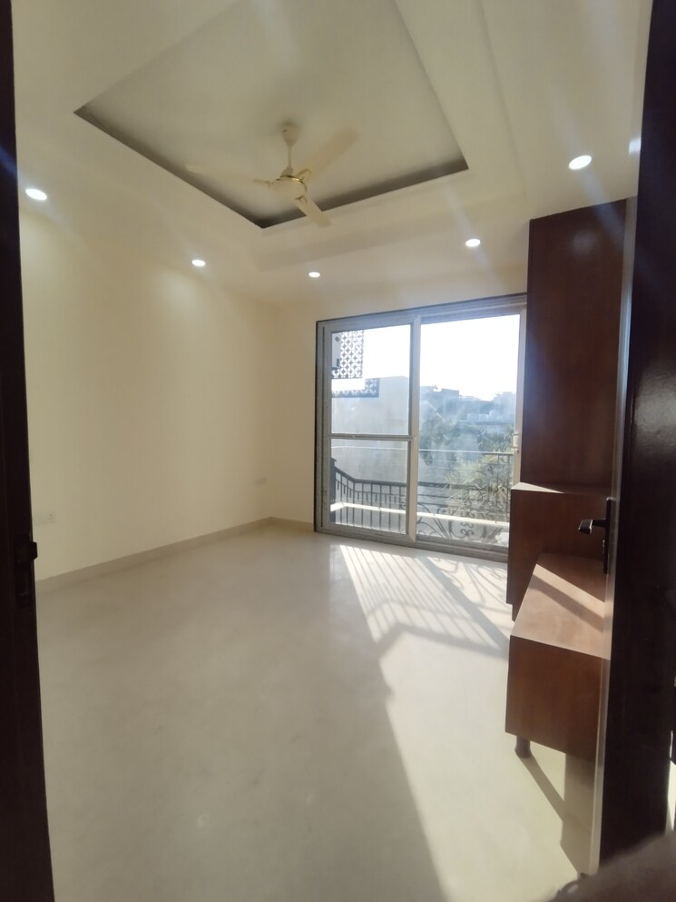 Room, mall-fifty-one 3 Bedroom 1750 Sq.Ft. Builder Floor In Sector 51 Gurgaon 8250592