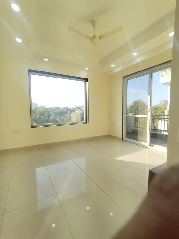 Room, mall-fifty-one 3 Bedroom 1750 Sq.Ft. Builder Floor In Sector 51 Gurgaon 8250592