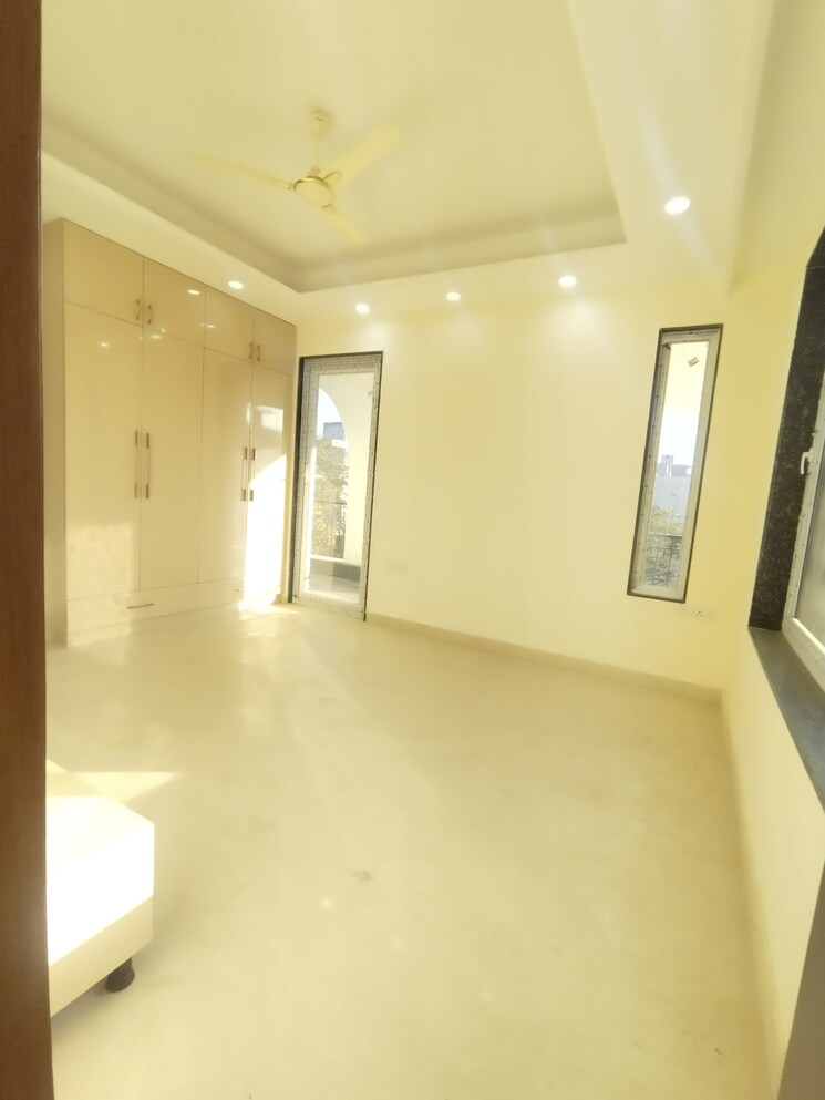 Room, mall-fifty-one 3 Bedroom 1750 Sq.Ft. Builder Floor In Sector 51 Gurgaon 8250592