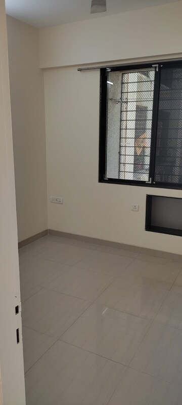 Room in 2 BHK Apartment at Safal Shree Saraswati Phase 4, Chembur – for Rent