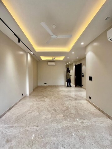 Room in 3 BHK Builder Floor at Sector 48 – for Sale