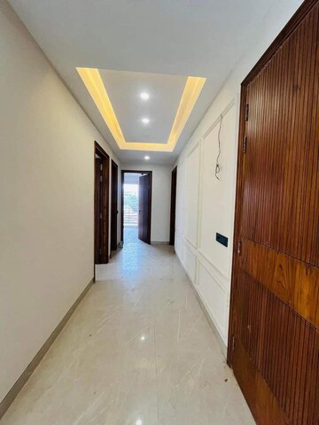 Building Lobby in 4 BHK Builder Floor at Aradhya Homes, Sector 67a – for Sale