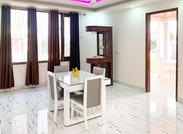 Room in 6 BHK Independent House at Dehradun Cantt – for Sale