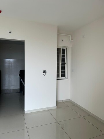 Room in 2 BHK Apartment at Yashwin Supernova, Wakad – for Rent