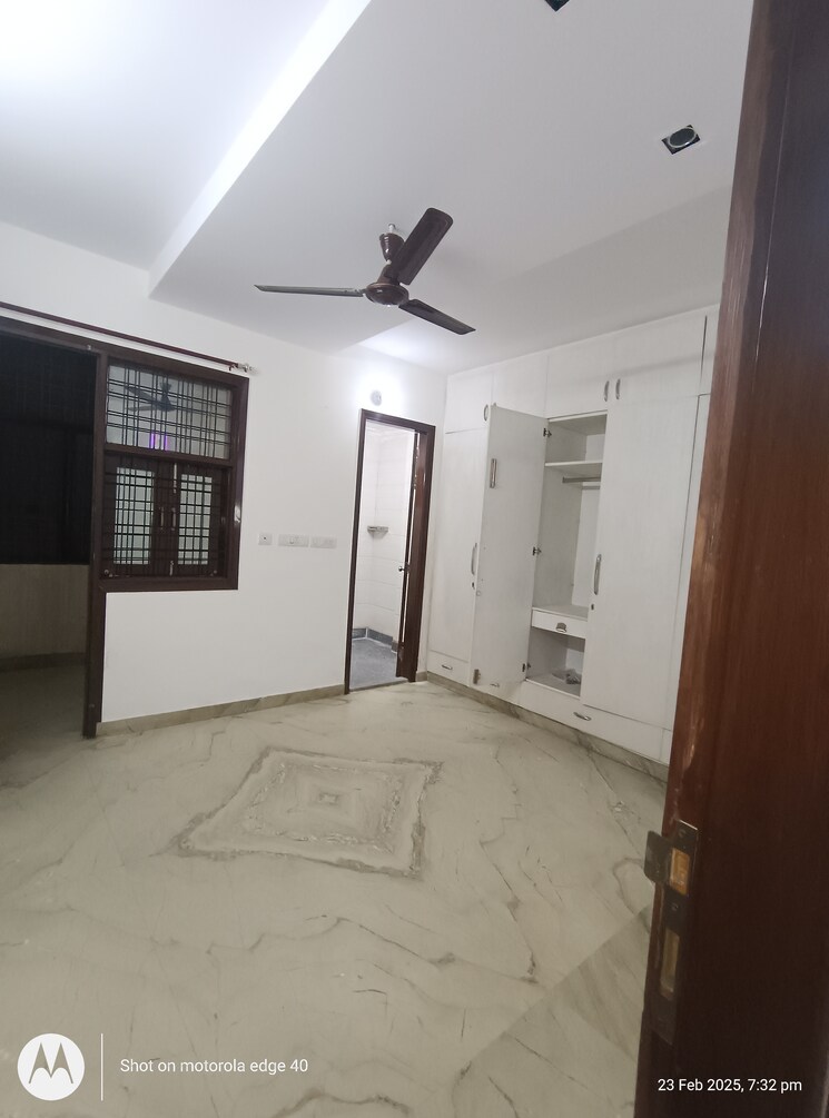 Bedroom, mukherjee nagar 2 Bedroom 100 Sq.Yd. Builder Floor In Mukherjee Nagar Delhi 8250679