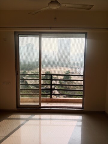 Room in 2 BHK Apartment at Shree Tirupati STG Signature Residency, Ghodbunder Road – for Rent