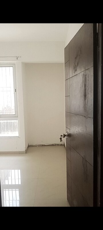 Bathroom in 1.5 BHK Apartment at Prateek Grand Carnesia, Siddharth Vihar – for Rent