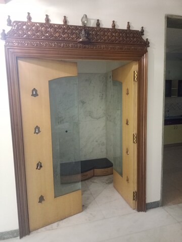 Furnished Amenities in 3 BHK Apartment at Begumpet – for Rent