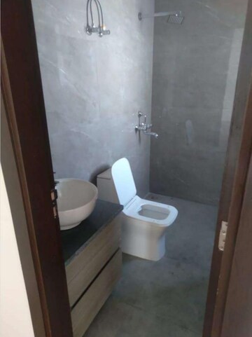 Bathroom in 5 BHK Villa at Ghazipur – for Rent