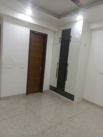 Room in 4 BHK Apartment at Ireo Victory Valley, Sector 67 – for Rent