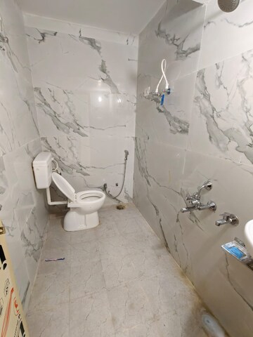 Bathroom in 1 BHK Independent House at Gomti Nagar – for Rent