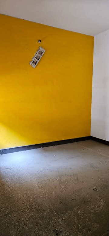 Room in 2 BHK Apartment at Dilshad Garden – for Rent