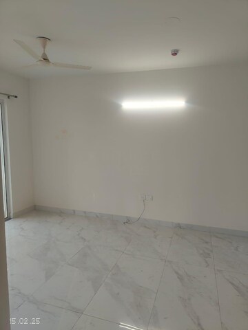 Room in 3 BHK Apartment at M3M Flora 68, Sector 68 – for Rent