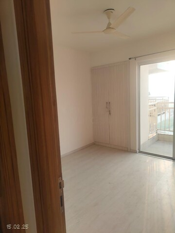 Room in 3 BHK Apartment at M3M Flora 68, Sector 68 – for Rent