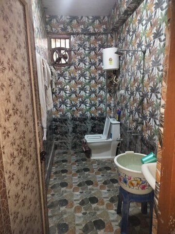 Bathroom in 2 BHK Apartment at Dilshad Garden – for Rent