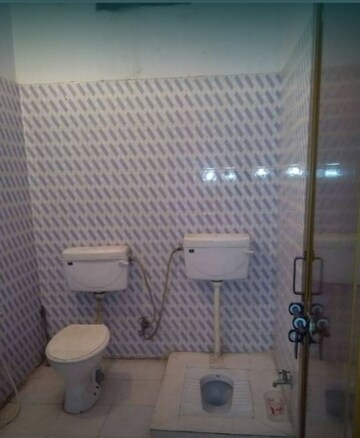 Master Bedroom in 2 BHK Independent House at Aliganj – for Rent