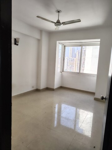 Room in 3 BHK Apartment at Maxblis White House, Sector 75 – for Rent