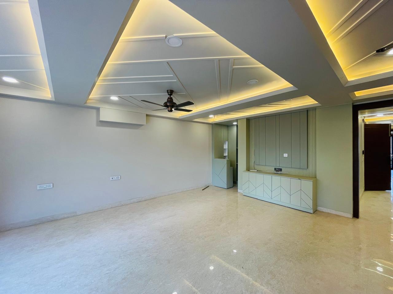 4 BHK + Pooja Room,Servant Room 3000 Sq.Ft. Builder Floor in Vastu Apartments