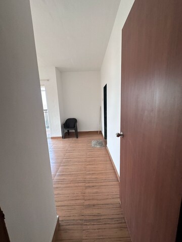 Room in 2 BHK Apartment at DB Orchid Ozone, Dahisar East – for Rent