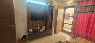 Living Room in 3 BHK Builder Floor at Sector 77 – for Rent