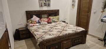 Bedroom in 3 BHK Builder Floor at Sector 77 – for Rent