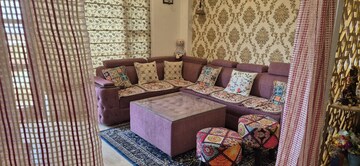 Living Room in 3 BHK Builder Floor at Sector 77 – for Rent