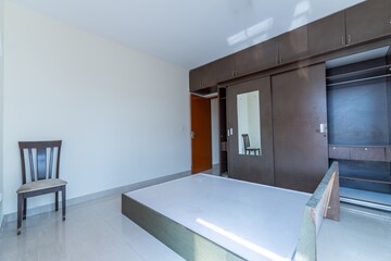 Room in 3 BHK Apartment at Altair Apartments, Sarjapur Road – for Rent