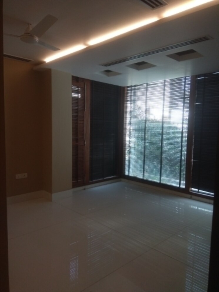 Room, new friends colony 5 Bedroom 500 Sq.Yd. Independent House In New Friends Colony Delhi 8251204