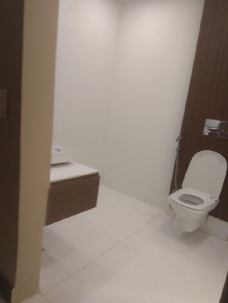 Bathroom, new friends colony 5 Bedroom 500 Sq.Yd. Independent House In New Friends Colony Delhi 8251204