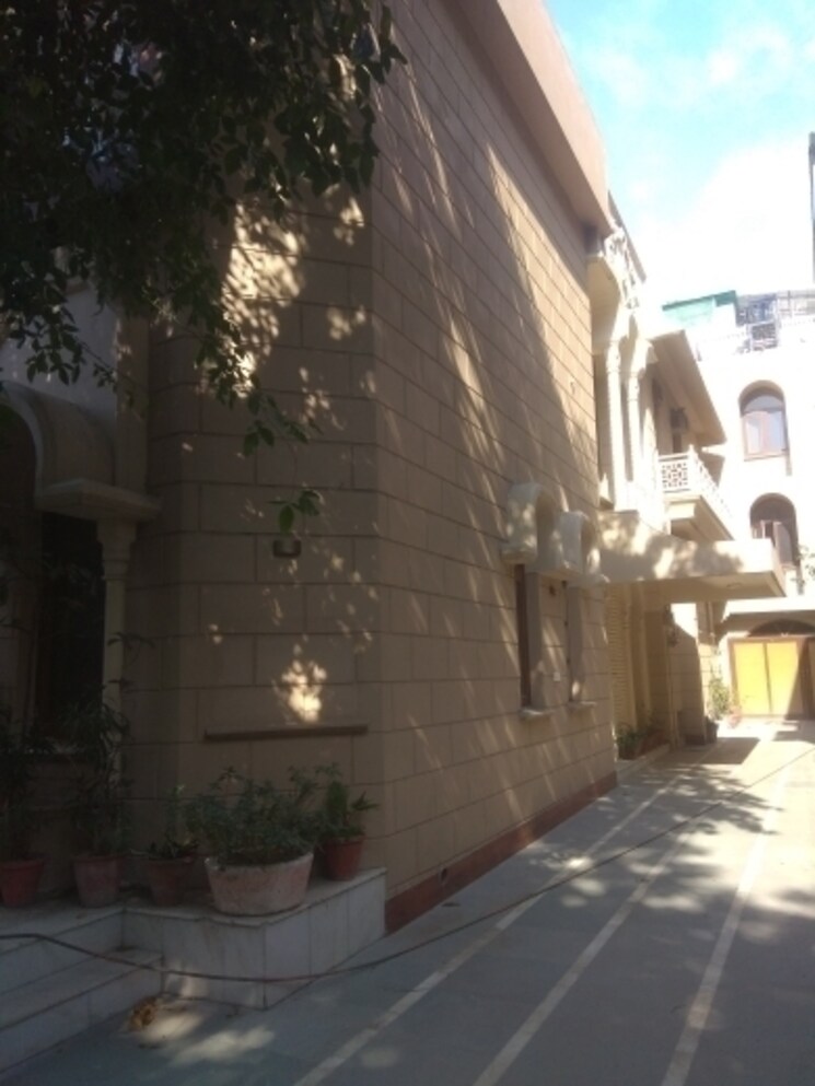 Exterior View, new friends colony 5 Bedroom 500 Sq.Yd. Independent House In New Friends Colony Delhi 8251204