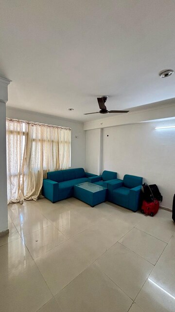 Master Bedroom in 3.5 BHK Apartment at Aims Golf City, Sector 75 – for Rent