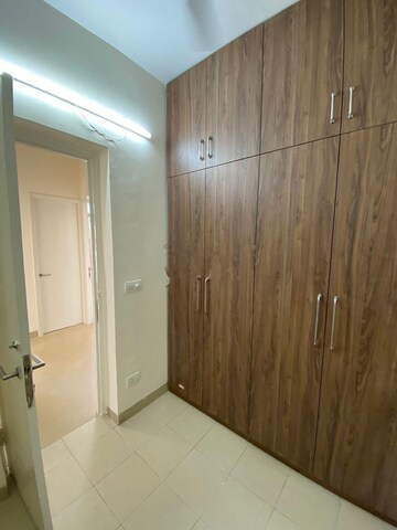 Room in 3 BHK Apartment at Godrej Summit, Sector 104 – for Rent