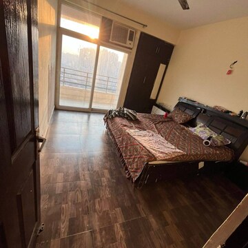Living Room in 2.5 BHK Apartment at Jm Orchid, Sector 76 – for Rent