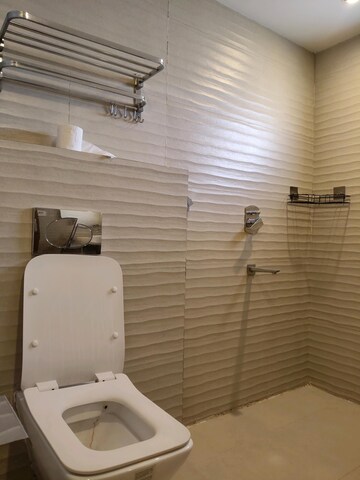 Master Bedroom in 3 BHK Builder Floor at Sector 52 – for Rent