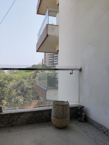 Staircase in 3 BHK Builder Floor at Sector 52 – for Rent