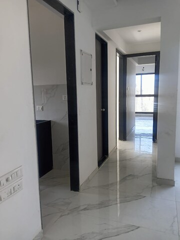 Room in 2 BHK Apartment at Dev Leo Tower, Oshiwara – for Rent
