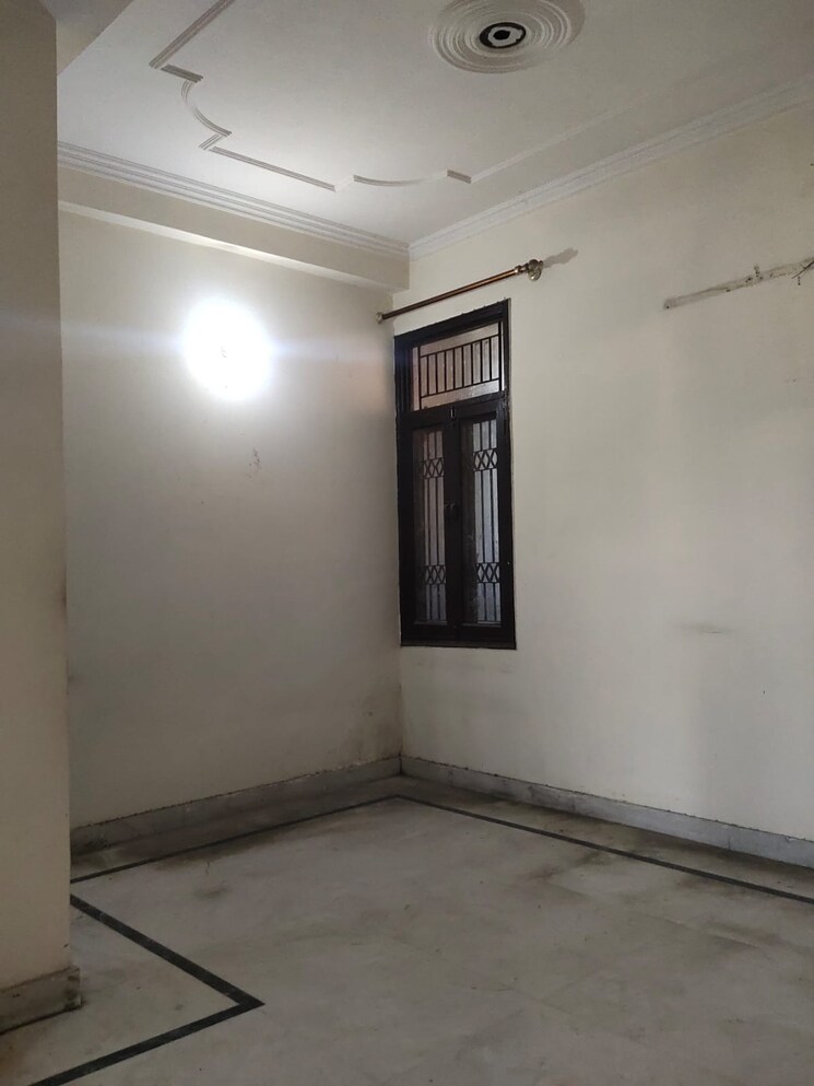 Room, kavi nagar 4 Bedroom 200 Sq.Yd. Builder Floor In Kavi Nagar Ghaziabad 8251635