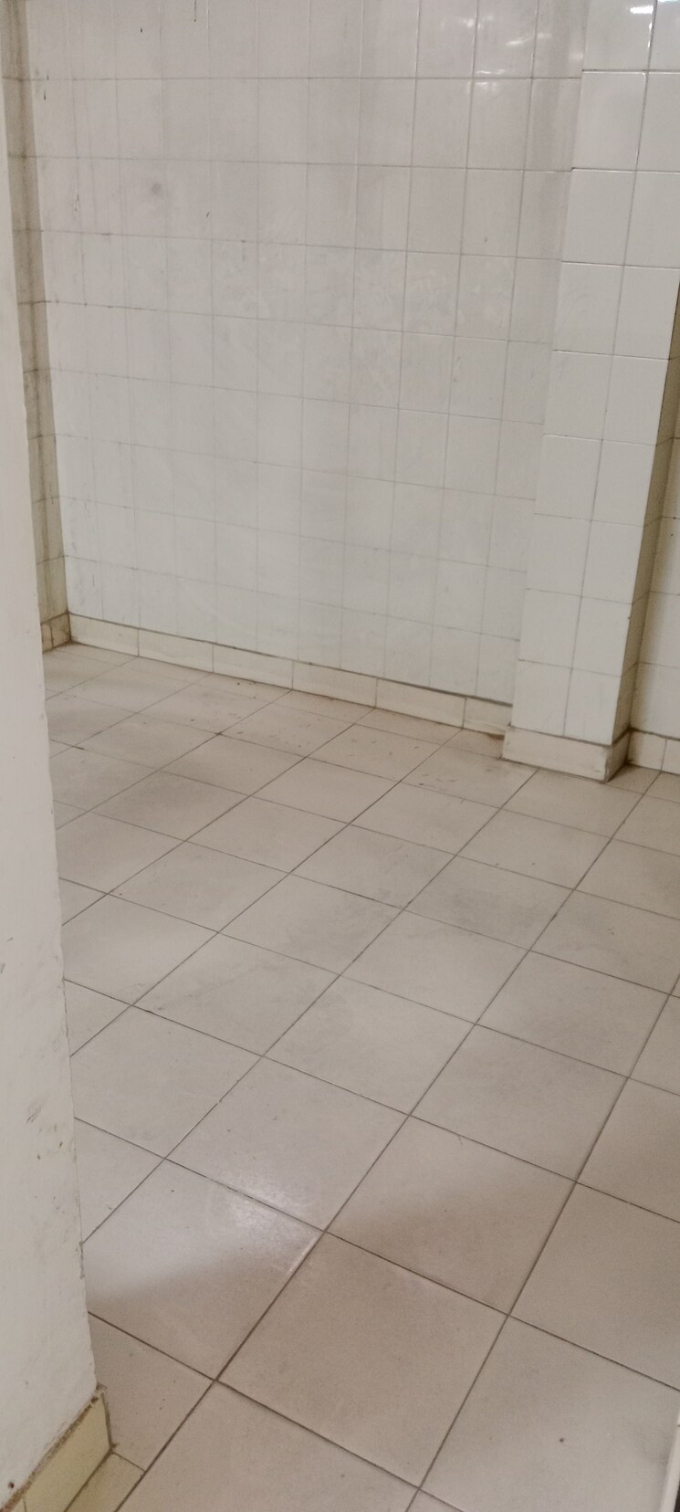 Bathroom, amar colony 6+ Bedroom 3600 Sq.Ft. Independent House In Amar Colony Delhi 8251794