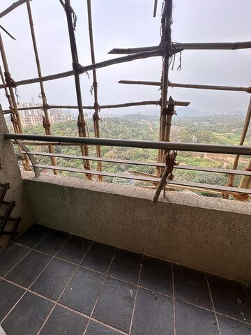 Balcony in 2.5 BHK Apartment at Oberoi Realty Splendor, Jogeshwari East – for Rent