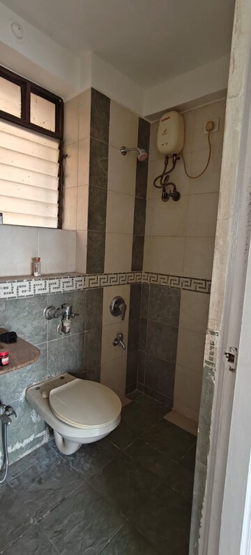 Master Bedroom in 1 BHK Apartment at Sindhi Society, Chembur – for Rent