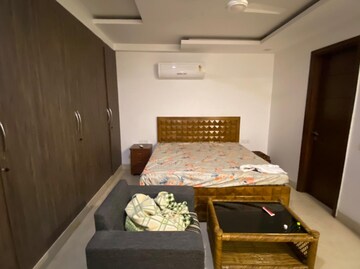 Team Area in 4 BHK Builder Floor at Sector 24 – for Rent